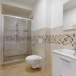 Astoria בית הארחה